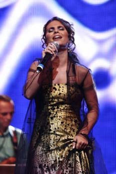 Show ALINE BARROS