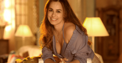 Ex-atriz da Globo, destaque de ?O Clone?, vira coach nos EUA